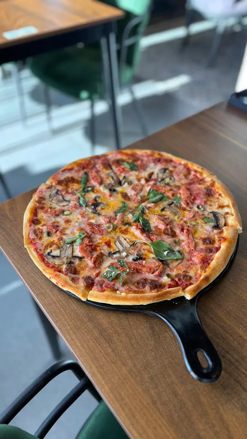 پیتزا زن ایتالیایی شیفت شب|استخدام خدمات فروشگاه و رستوران|تهران, گلستان (شهرک راه آهن)|دیوار