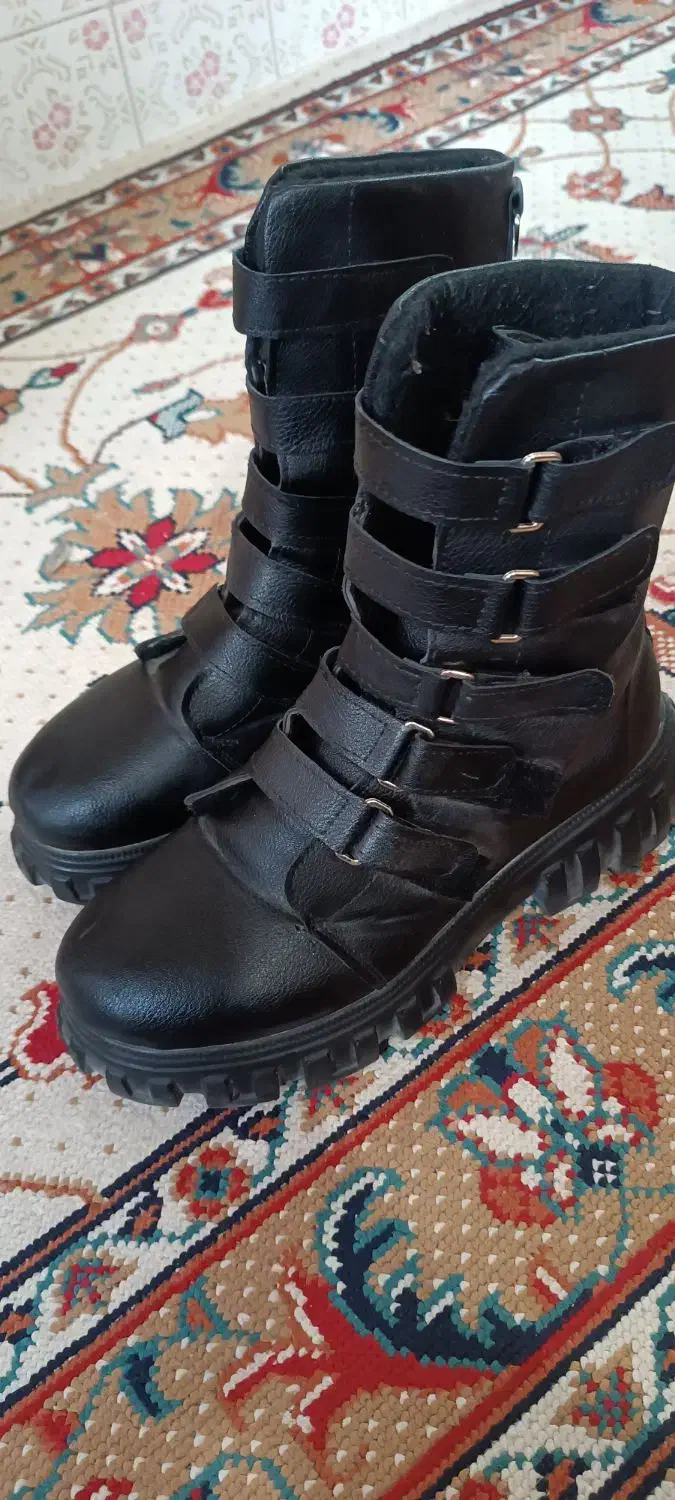 بوت|کیف، کفش، کمربند|فیروزکوه, |دیوار