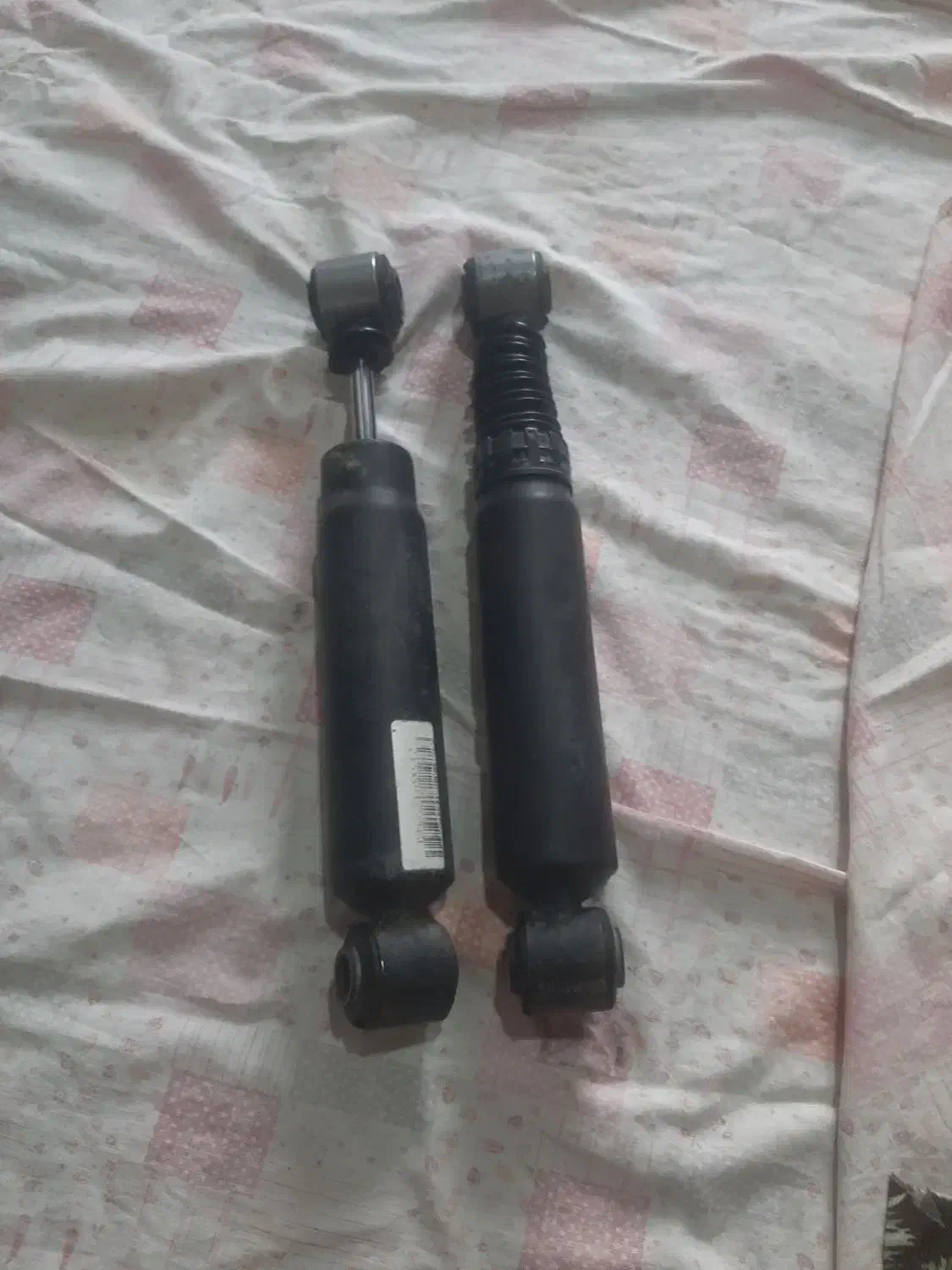 فروش یه جفت کمک عقب پژو و فنر جلو|قطعات یدکی و لوازم جانبی|ملایر, |دیوار