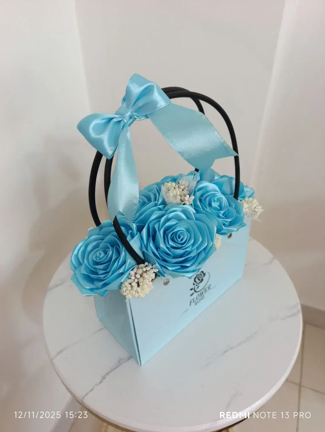 باکس گل ، فلاور بگ ، گل روبانی ، روز زن|گل مصنوعی|کرمانشاه, |دیوار