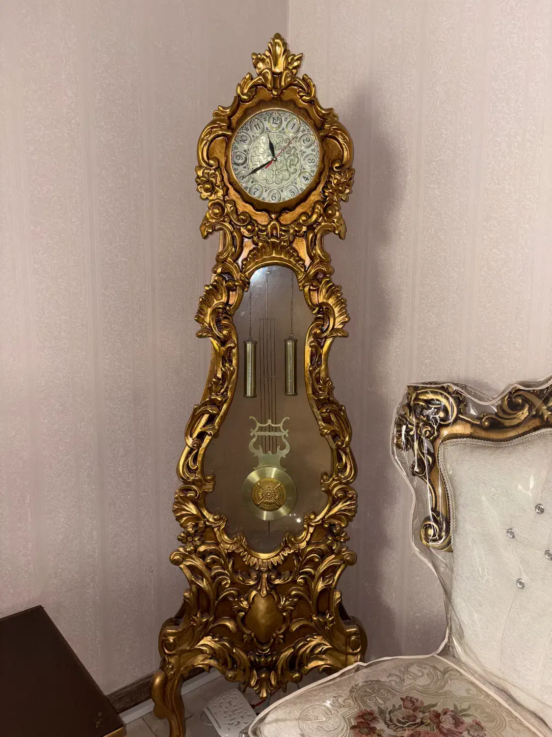 ساعت طلایی ایستاده بسیار نو|ساعت دیواری و تزئینی|فردیس, ثابتی|دیوار