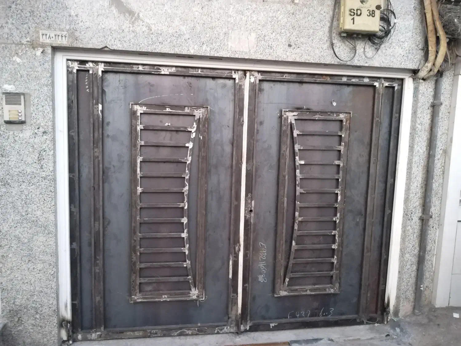 جوشکاری شیروانی و آهنگری جوشکار آهنگر|خدمات پیشه و مهارت|قم, تولید دارو و یخچال|دیوار