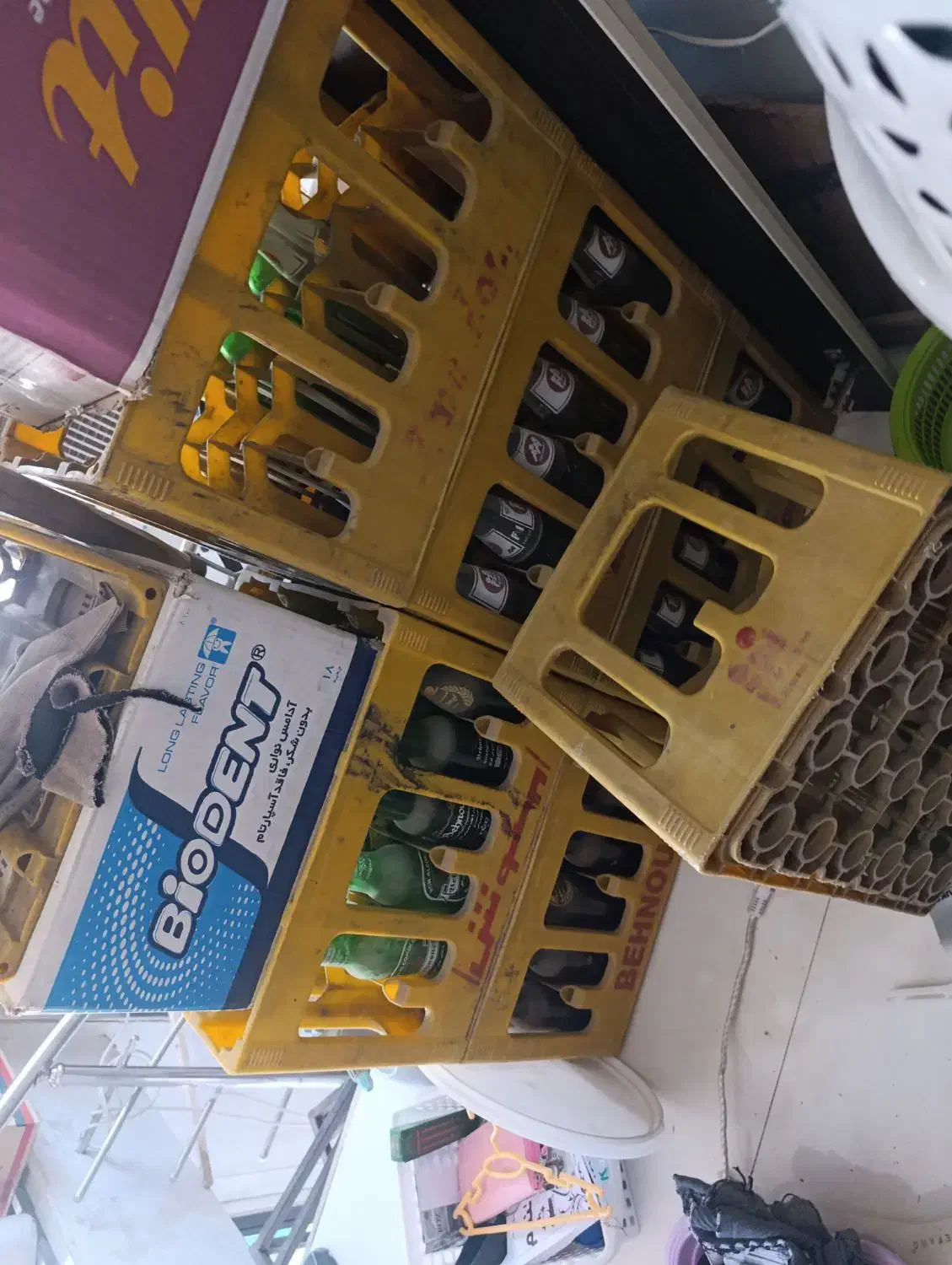 جعبه و شیشه نوشابه|ظروف نگهدارنده، پلاستیکی، یک‌بارمصرف|کرمانشاه, |دیوار