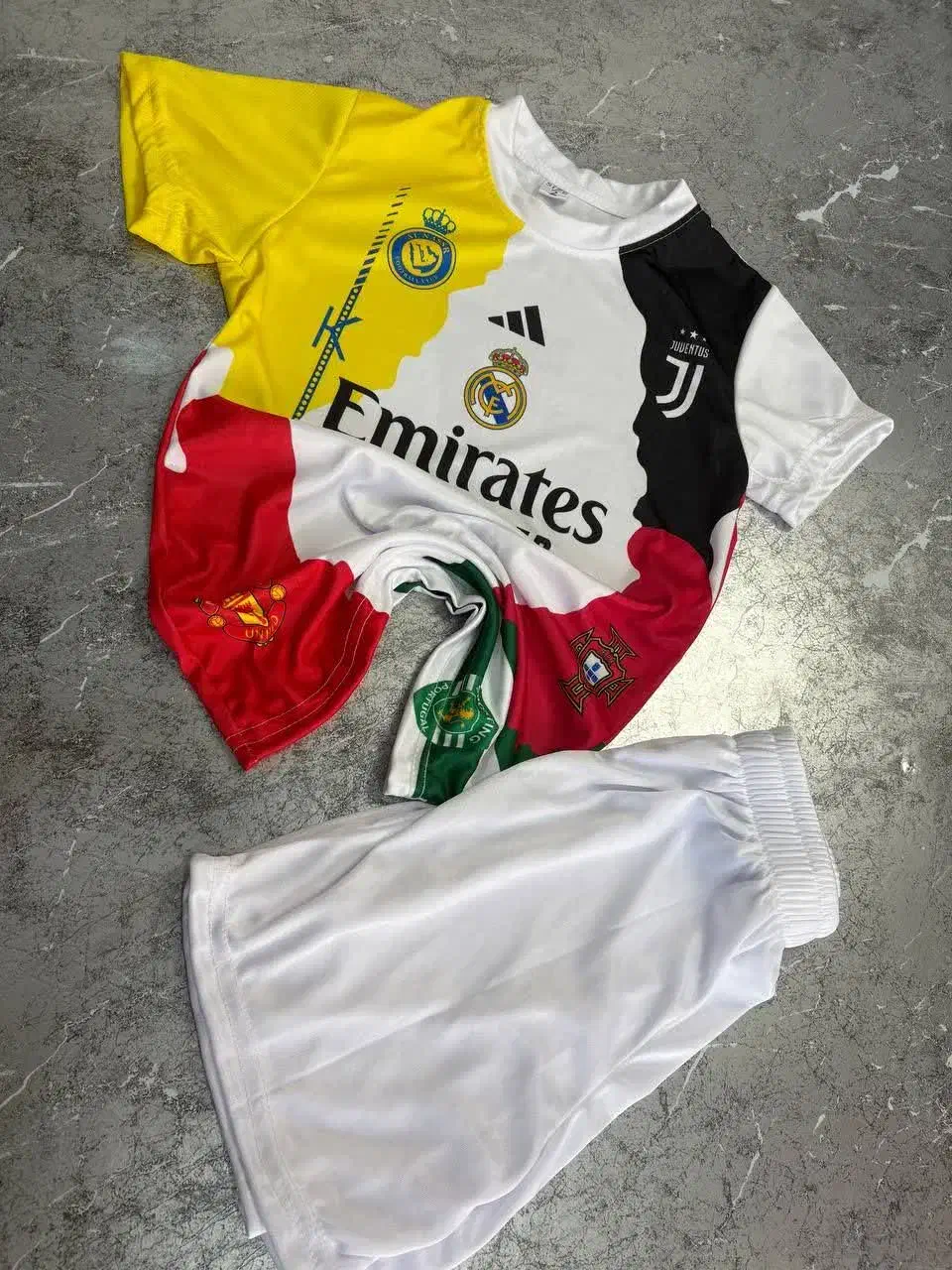 کیت ترکیبی رونالدو اصل ۲۵۰|لباس|کهک, |دیوار