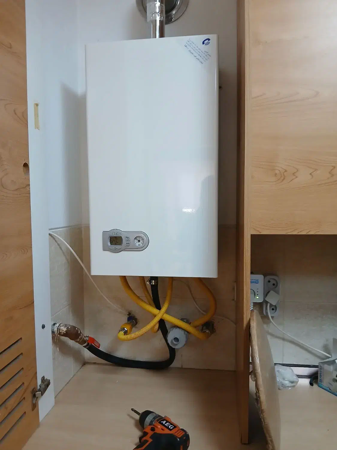 تعمیر تخصصی پکیج سراسر شیراز|خدمات پیشه و مهارت|شیراز, تاچارا|دیوار