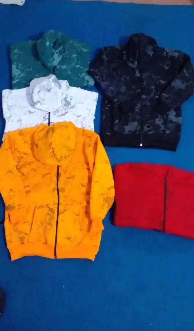 سویشرت بچگانه فقط ۴۵۰|کفش و لباس بچه|صحنه, |دیوار