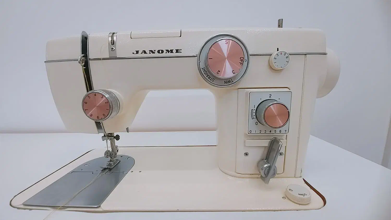 چرخ خیاطی حرفه ای ژانومه مدل 802 ساخت ژاپن|چرخ خیاطی و ریسندگی|کازرون, |دیوار