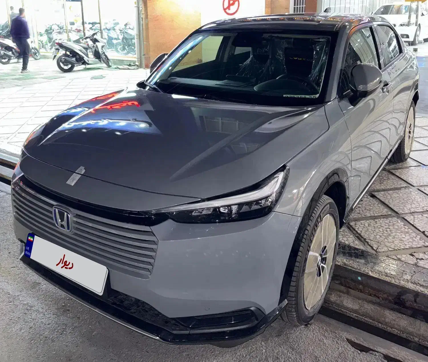هوندا HRV|خودرو سواری و وانت|شیراز, میرزاکوچک خان|دیوار