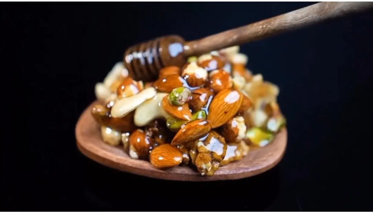 معجون ۴مغز و ۶مغز با عسل طبیعی شیراز|خوردنی و آشامیدنی|تهران, هوانیروز|دیوار