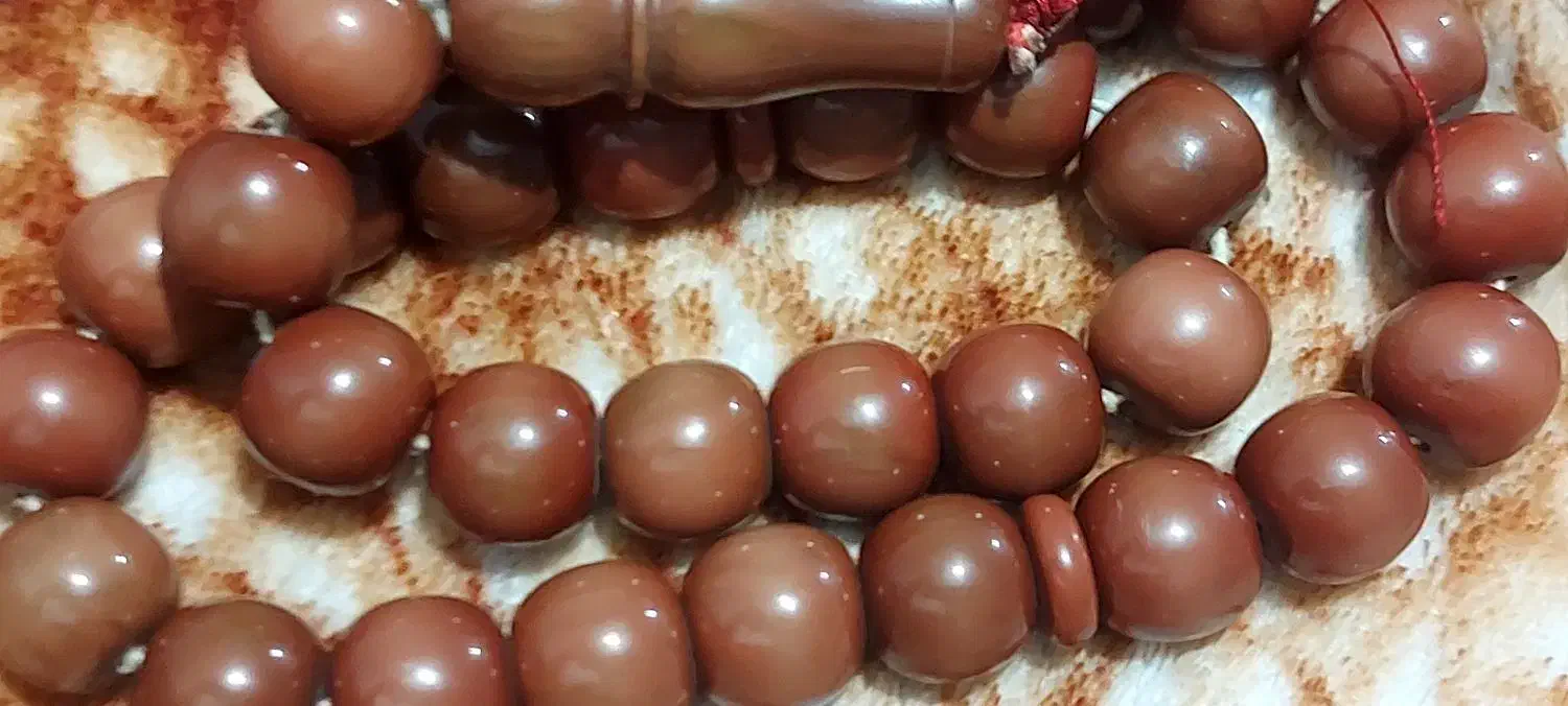 یک عدد تسبیح کهنه قدیمی صد ساله ۳۳دانه فروشی|کلکسیون اشیاء عتیقه|رفسنجان, |دیوار