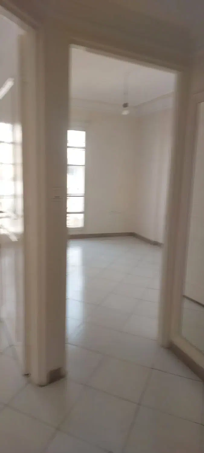 135 متر میرداماد مترو