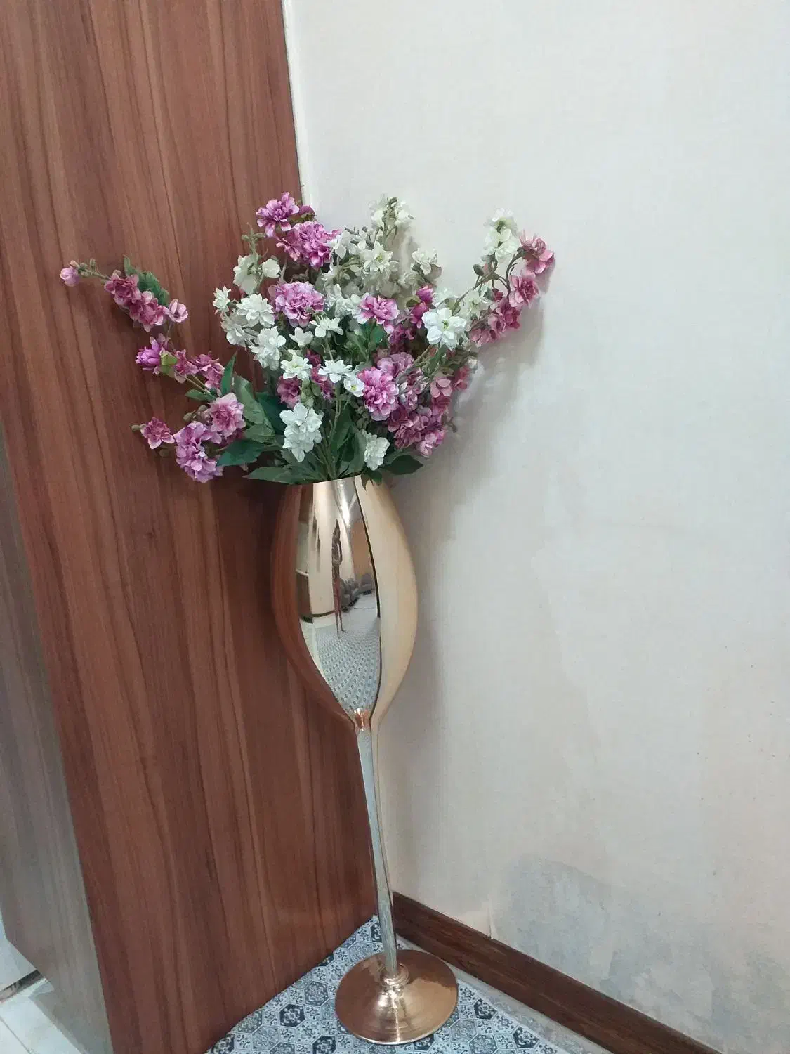 گلدان طلایی جفت|گل مصنوعی|ری, دولت‌آباد|دیوار