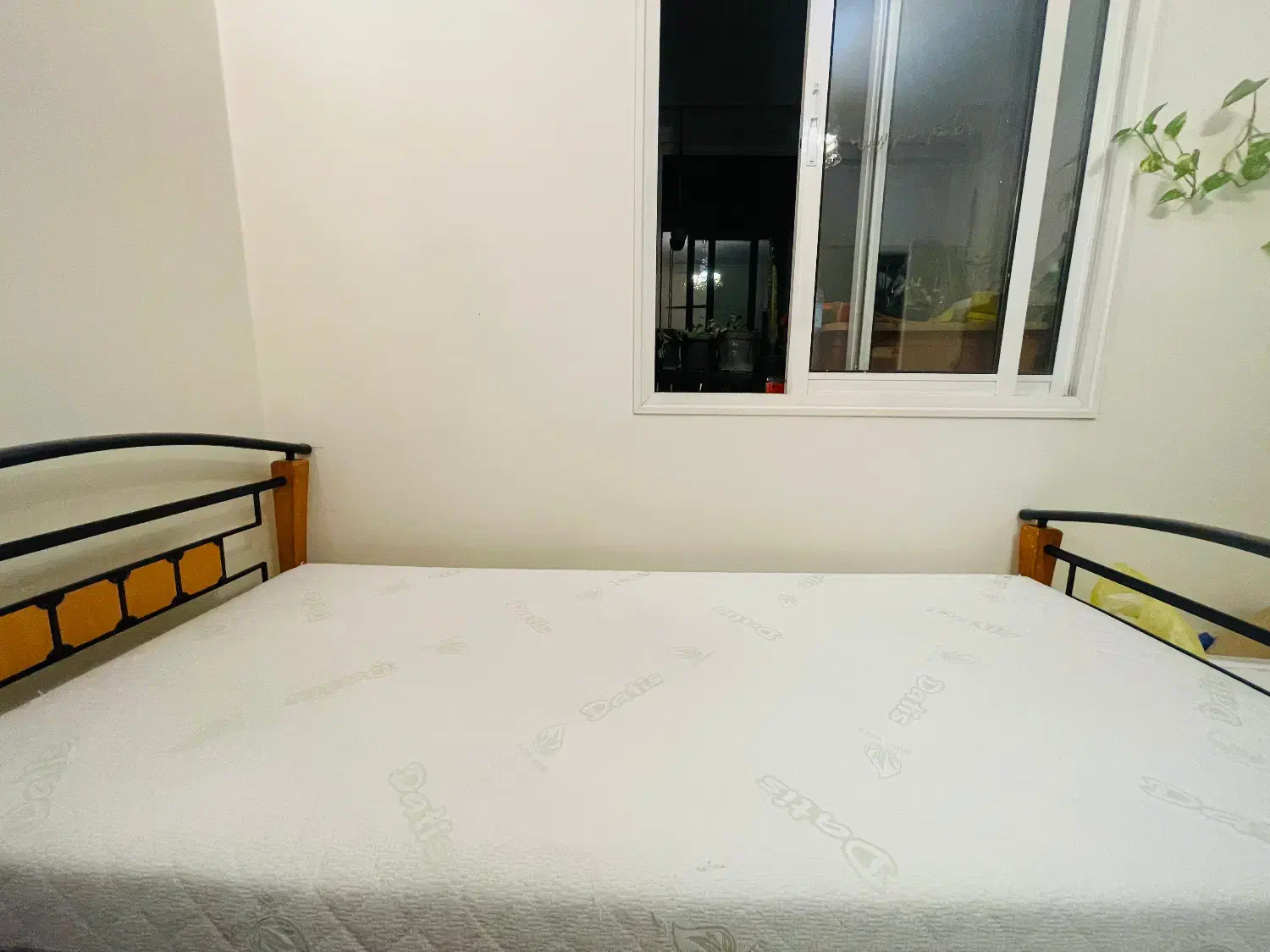 آگهی فروش فوری - تخت و میز آرایش چوب و فرفورژه|تخت و سرویس خواب|تهران, قیطریه|دیوار