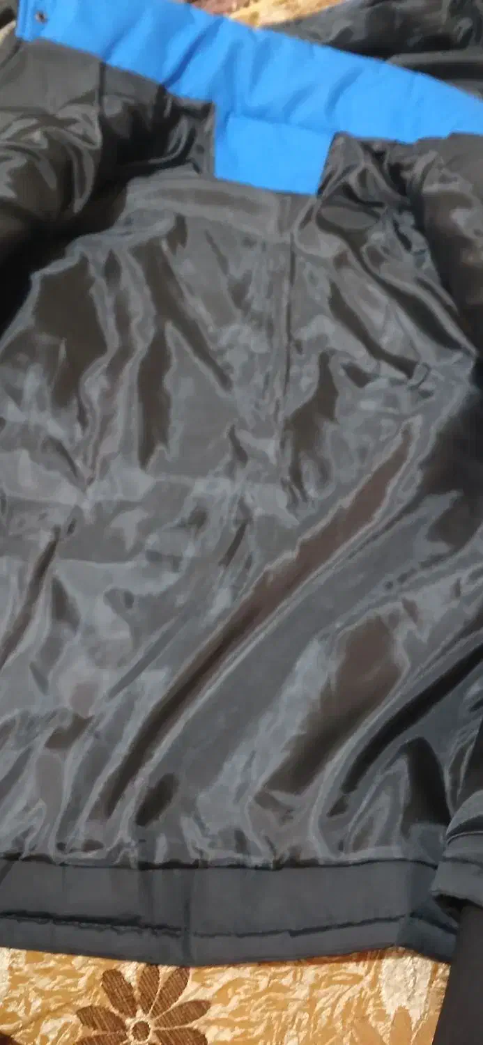 کفش|لباس|تربت جام, جامرود|دیوار