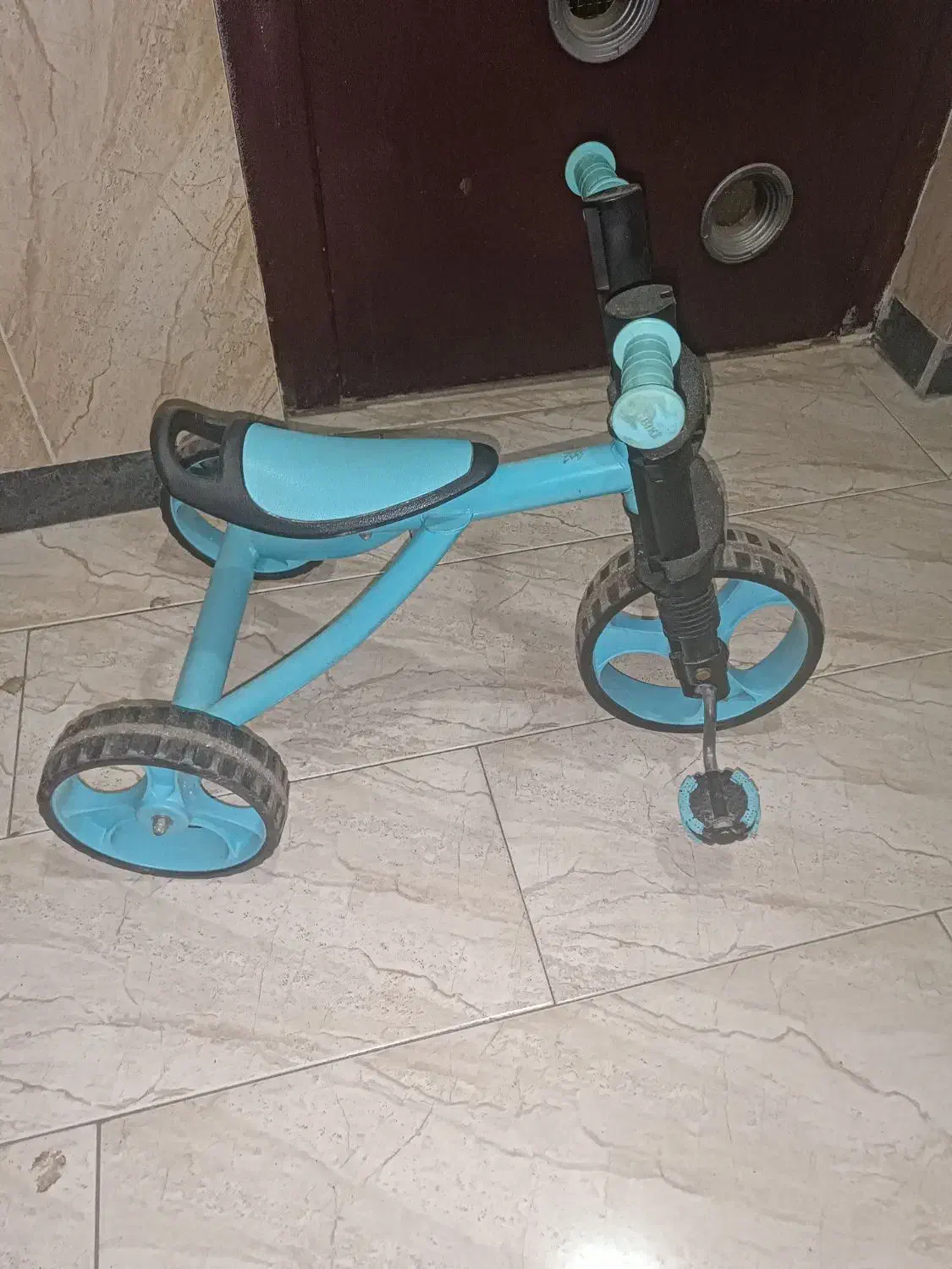 سه چرخه|اسباب‌بازی بچه|تالش, هشتپر|دیوار