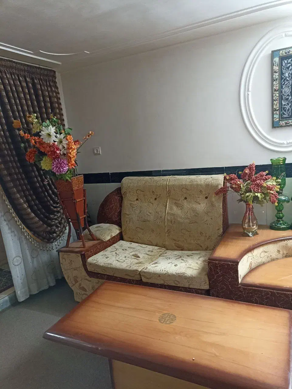 مبل ۸نفره سالم|مبلمان خانگی و میز عسلی|بهار, |دیوار