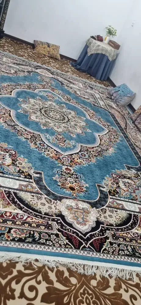 فرش ۷۰۰ شانه|فرش|اهواز, فرهنگ شهر|دیوار