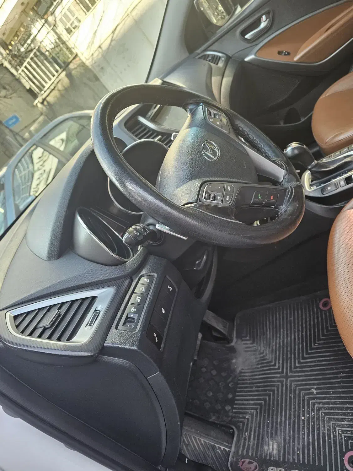 سانتافه ۲۰۱۶سفید بیرنگ|خودرو سواری و وانت|تهران, دکتر هوشیار|دیوار