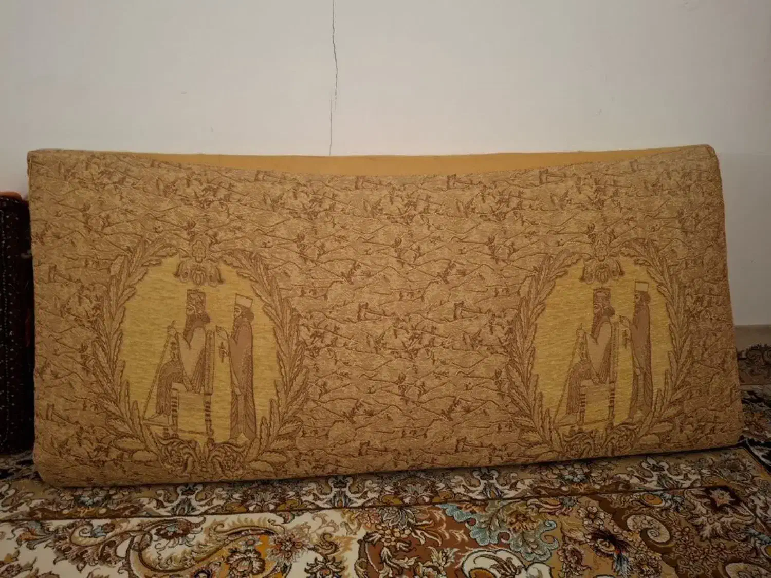 پشتی|پشتی|سبزوار, هویزه|دیوار