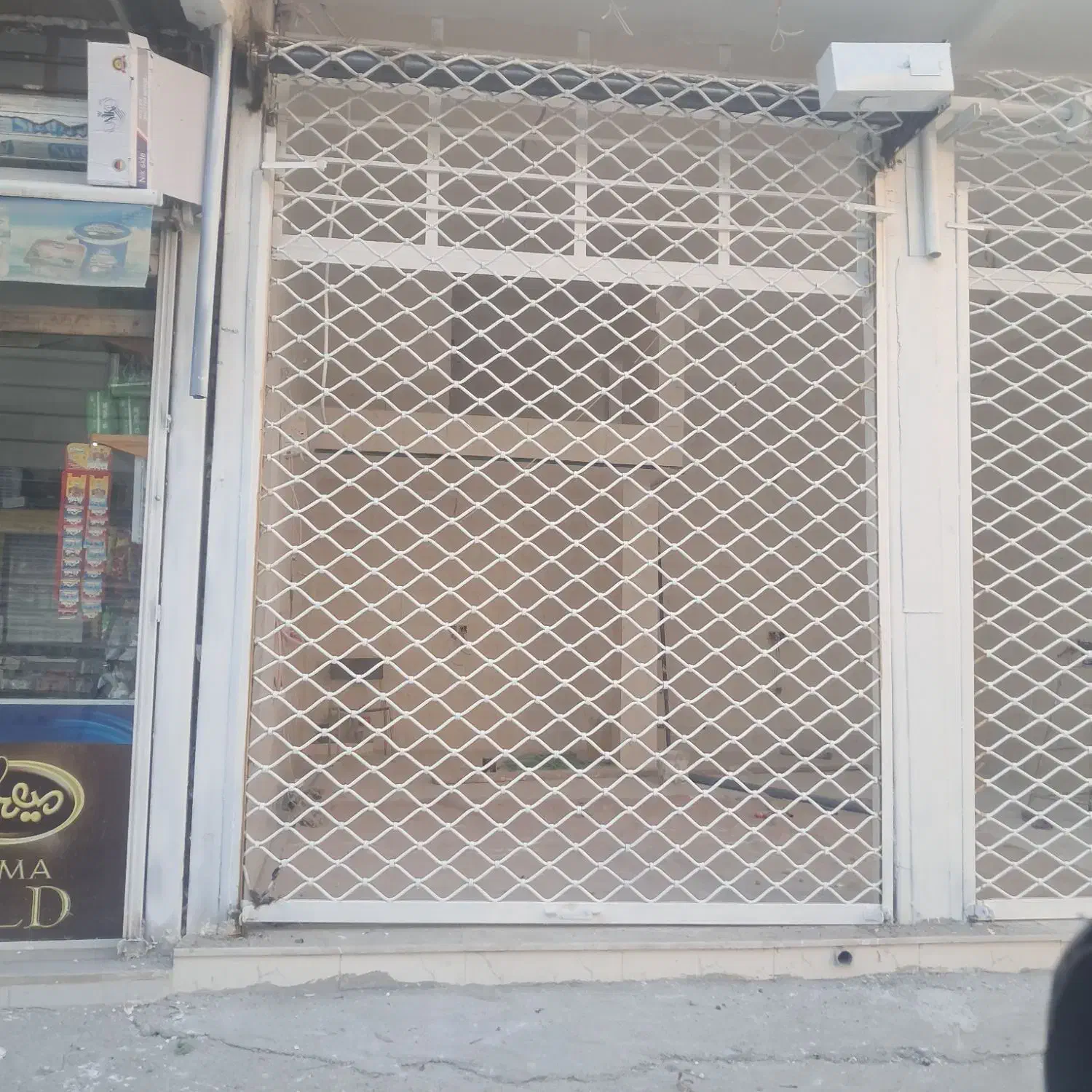 نصب و تعمیر انواع کرکره برقی و دستی پایتخت|خدمات پیشه و مهارت|چهارباغ, |دیوار