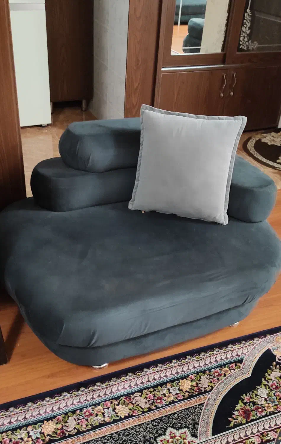 ۲ دست مبل|مبلمان خانگی و میز عسلی|رشت, حمیدیان|دیوار