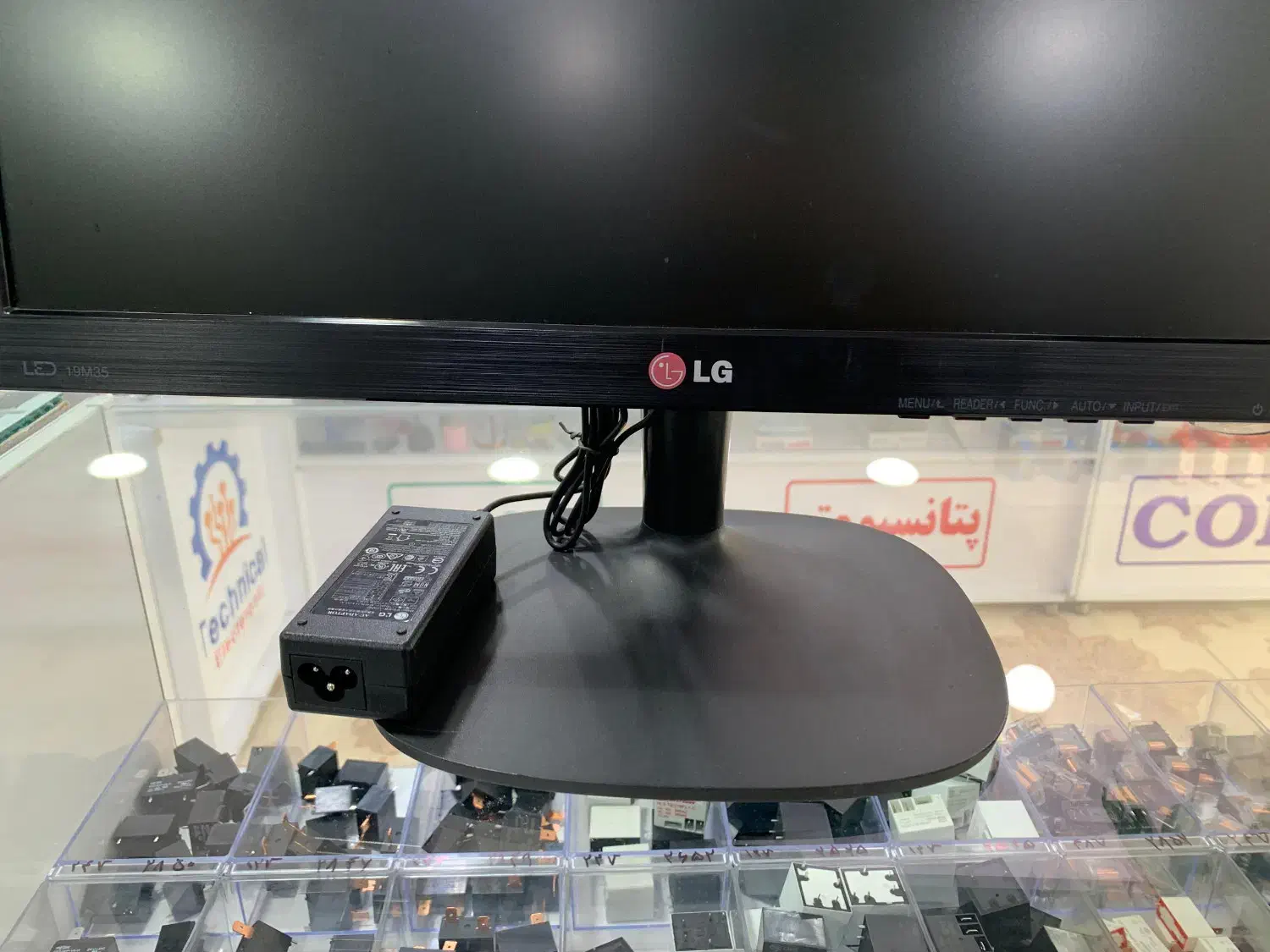 مانیتور 19 اینچ - LG LED 19|قطعات و لوازم جانبی رایانه|شیراز, زند|دیوار
