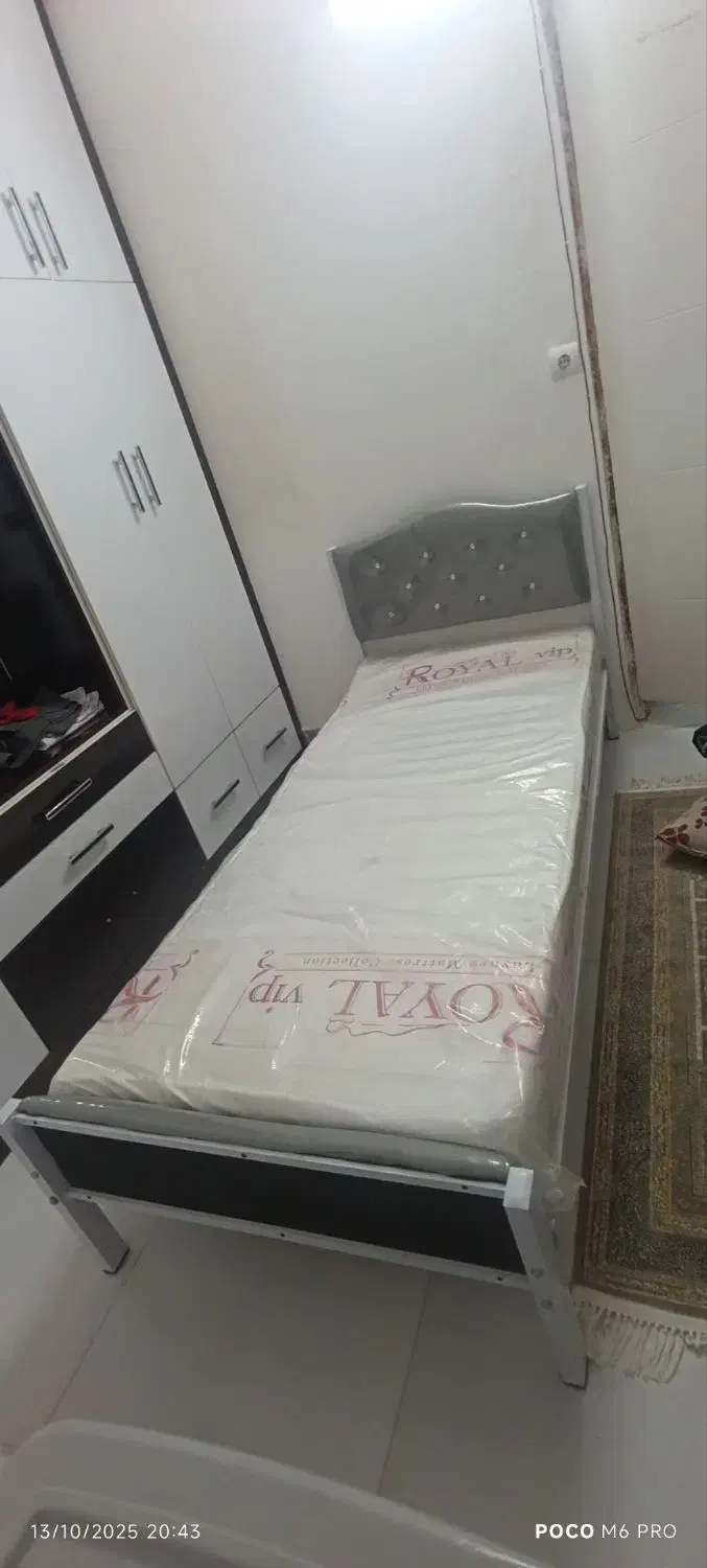 لوازم خانه و اشپزخانه|تخت و سرویس خواب|رضویه, |دیوار