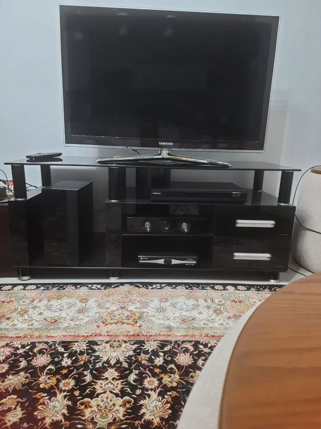 تلوزیون ال ای دی|تلویزیون و پروژکتور|رشت, رودباری|دیوار