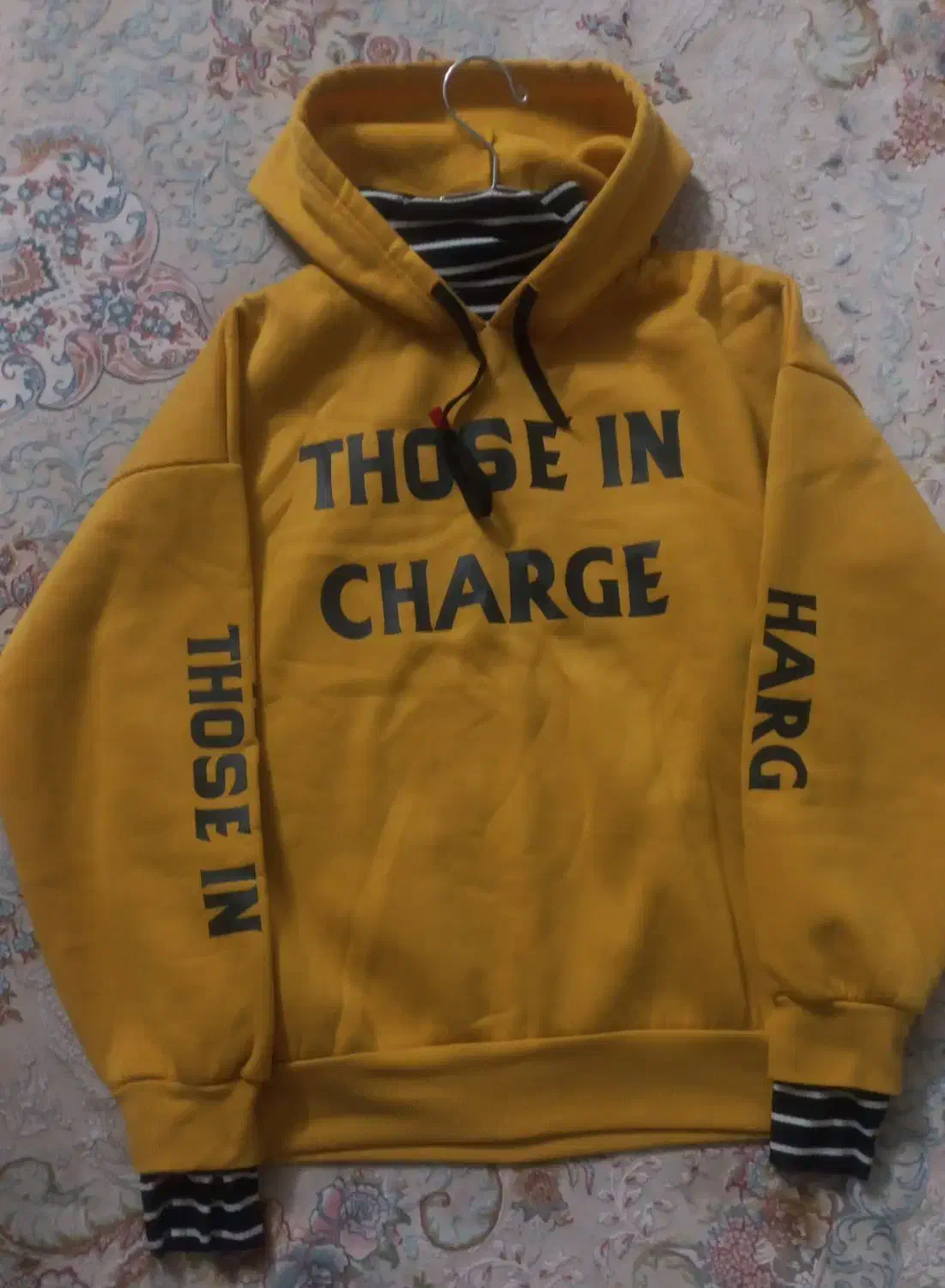 هودی کلاه دار|لباس|پاکدشت, پاکدشت (مامازند)|دیوار