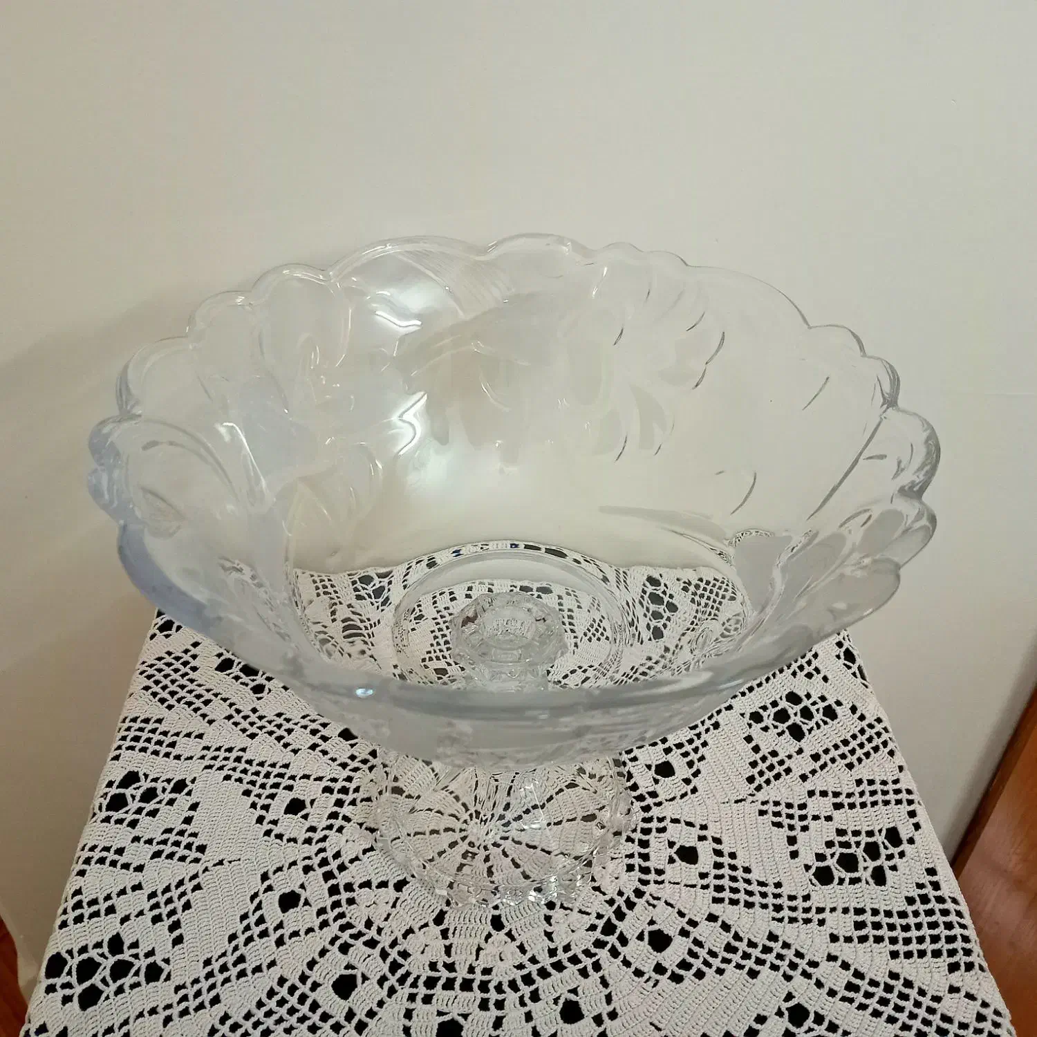 سرویس بلور گل شیپوری|میز و صندلی غذاخوری|اندیشه, اندیشه فاز ۳|دیوار