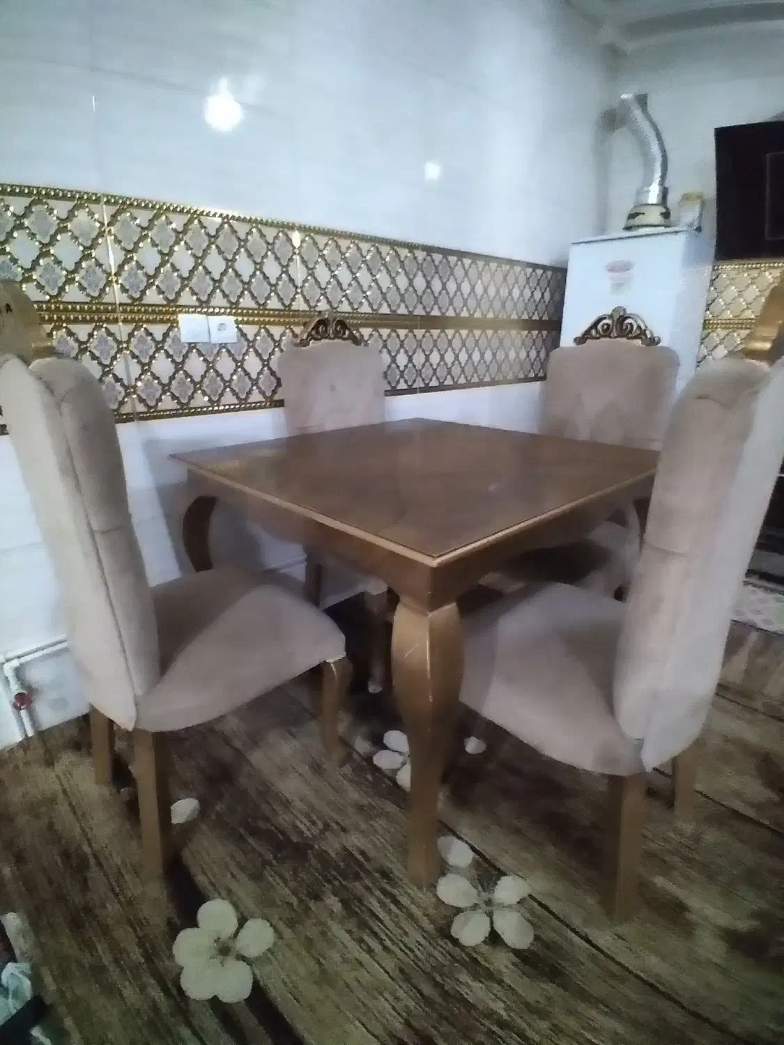 میزنهارخوری ۴نفره|میز و صندلی غذاخوری|لیلان, |دیوار