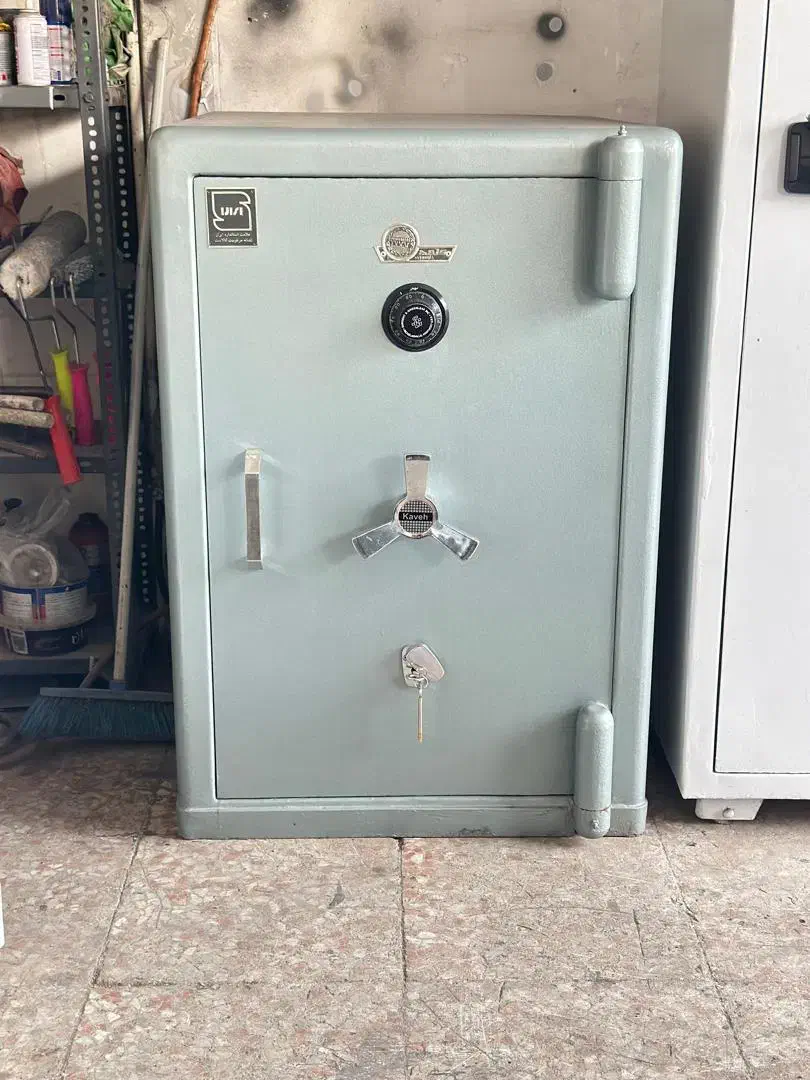 گاوصندوق 1000kr گاو صندوق جادار قیمت خیلی مناسب|ابزارآلات|تهران, تهرانسر مرکزی|دیوار