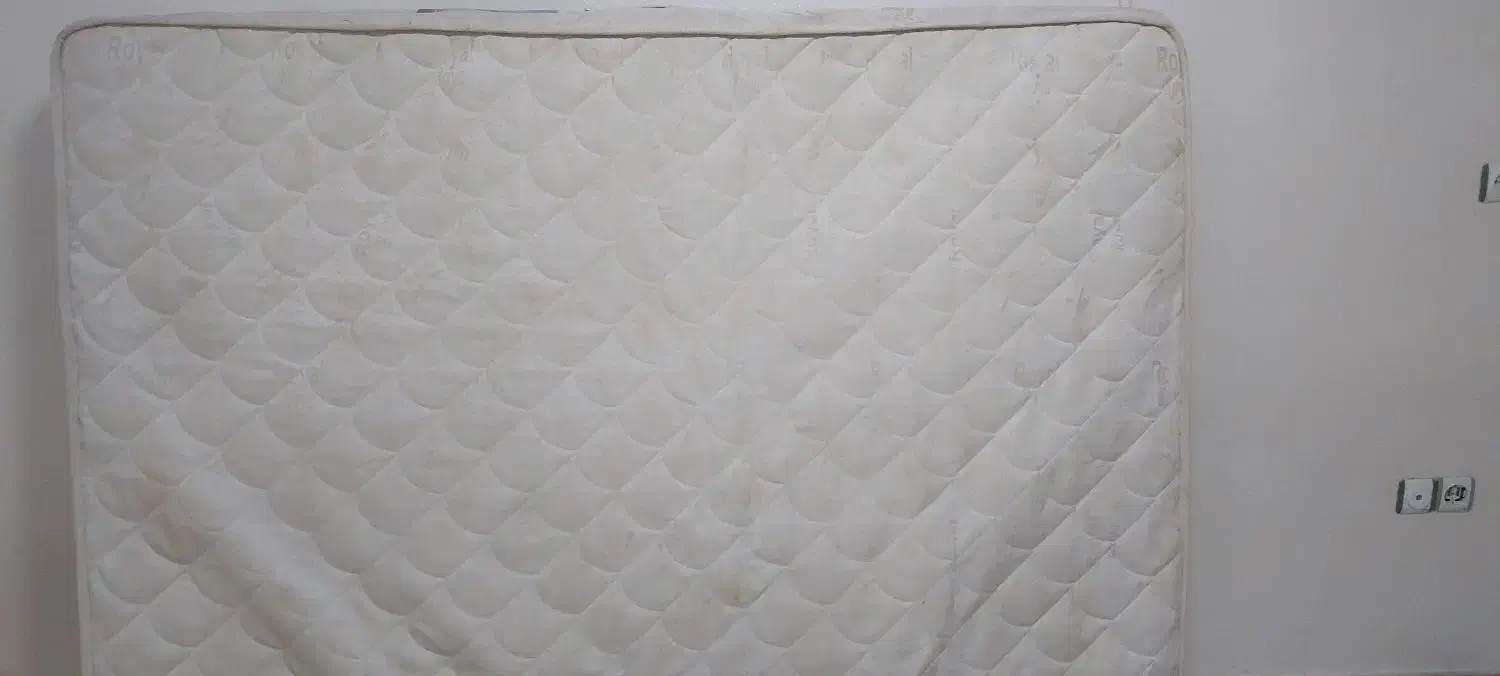 تشک دو نفره کارکرده ولی تمیز|تشک تختخواب|شاهین‌شهر, شهرک گلدیس|دیوار