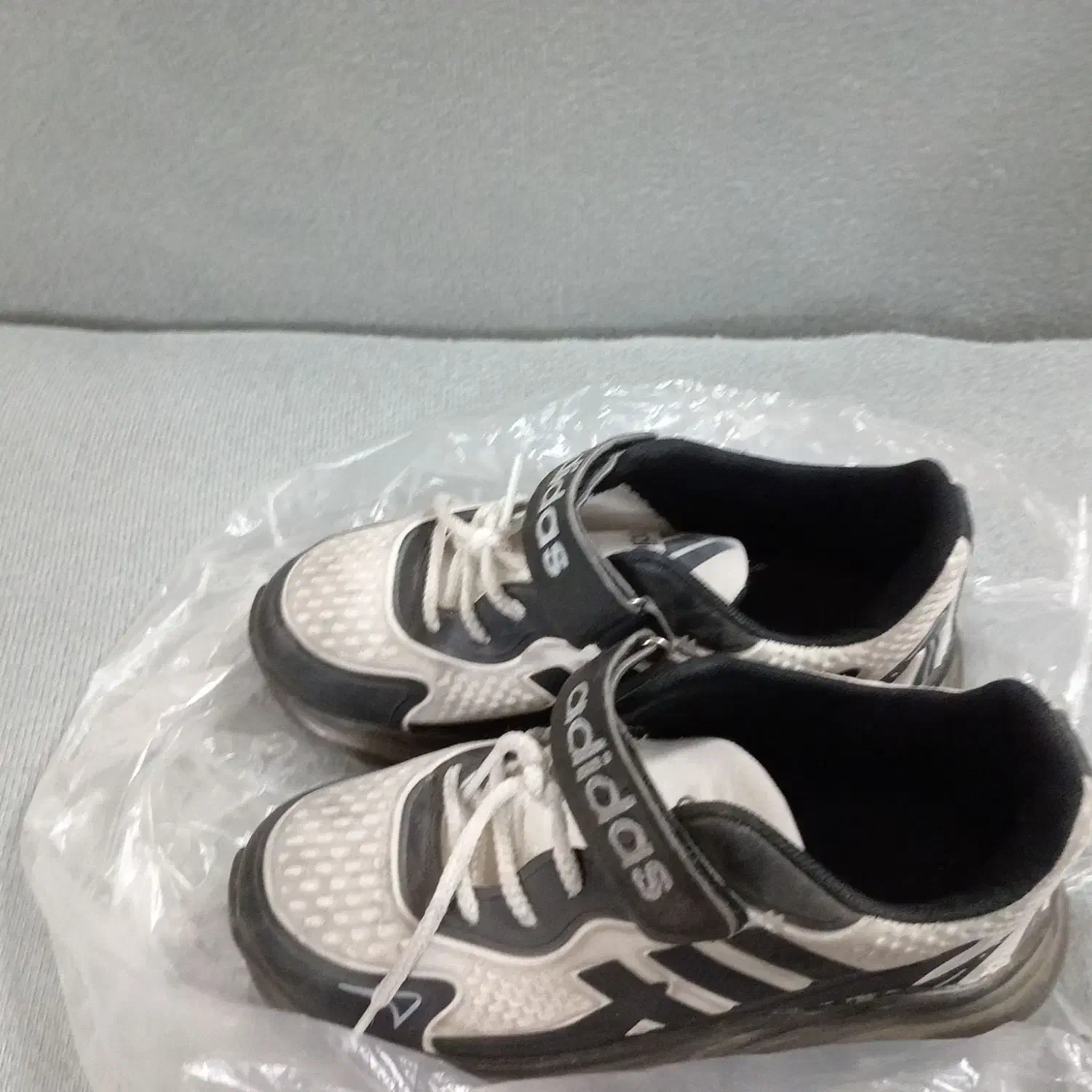 کفش پسرانه نو|کیف، کفش، کمربند|قنوات, |دیوار