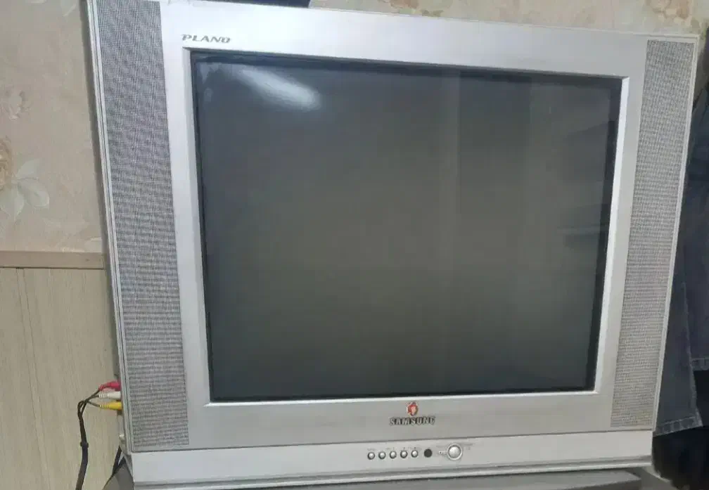 دوتا تلویزیون قدیمی|تلویزیون و پروژکتور|شیراز, شاهجیان|دیوار