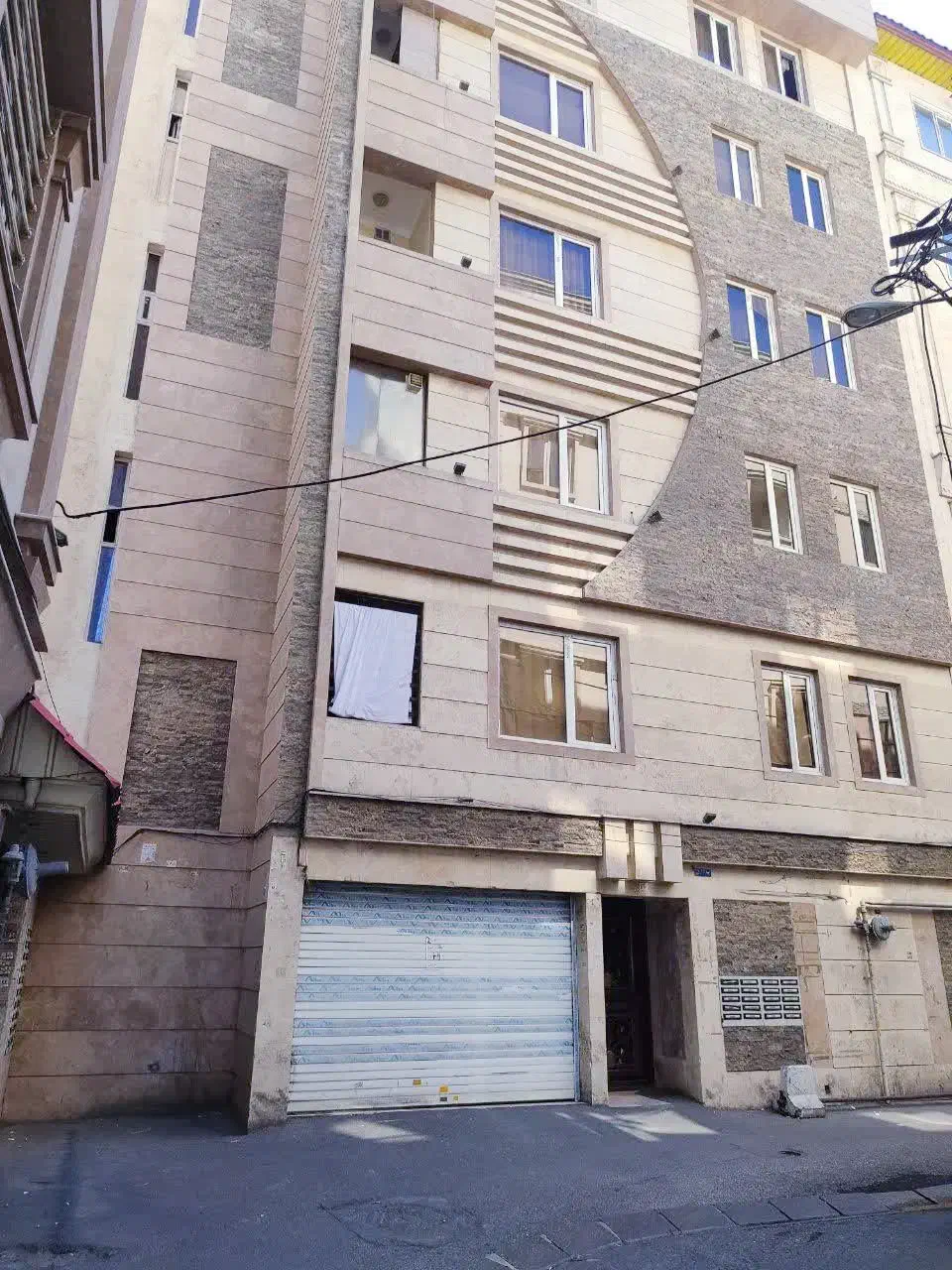 واحدی روبه حرم و سه دخترا ن|فروش آپارتمان|ری, هاشم‌آباد|دیوار