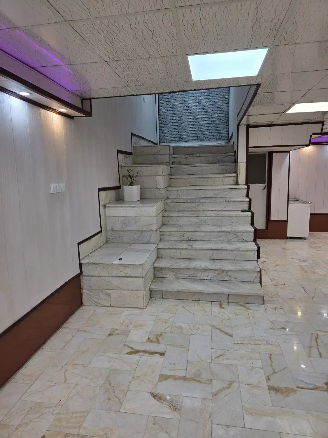 اجاره نمایشگاه مبلمان|اجارهٔ مغازه و غرفه|تهران, علم و صنعت|دیوار