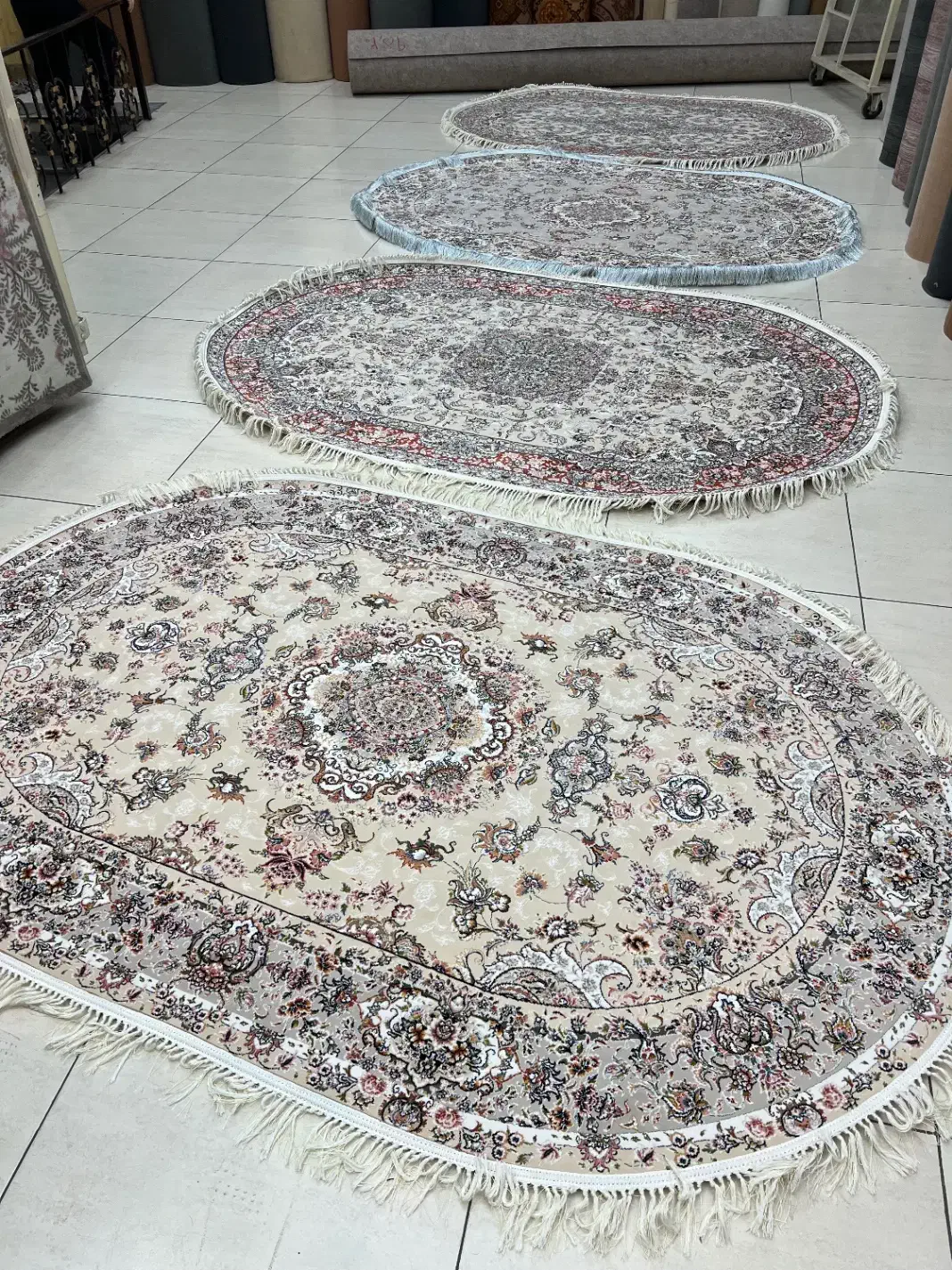 فرش نادر دایره ریز بافت خطیبی ۱۲۰۰ شانه (2*2)|فرش|تبریز, |دیوار