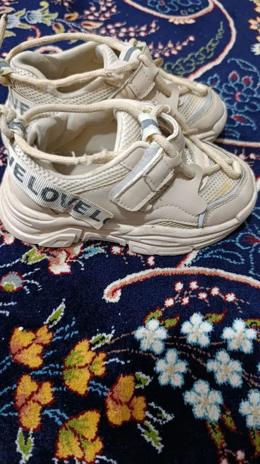 کفش دخترانه|کفش و لباس بچه|قم, شهرک امام حسن|دیوار