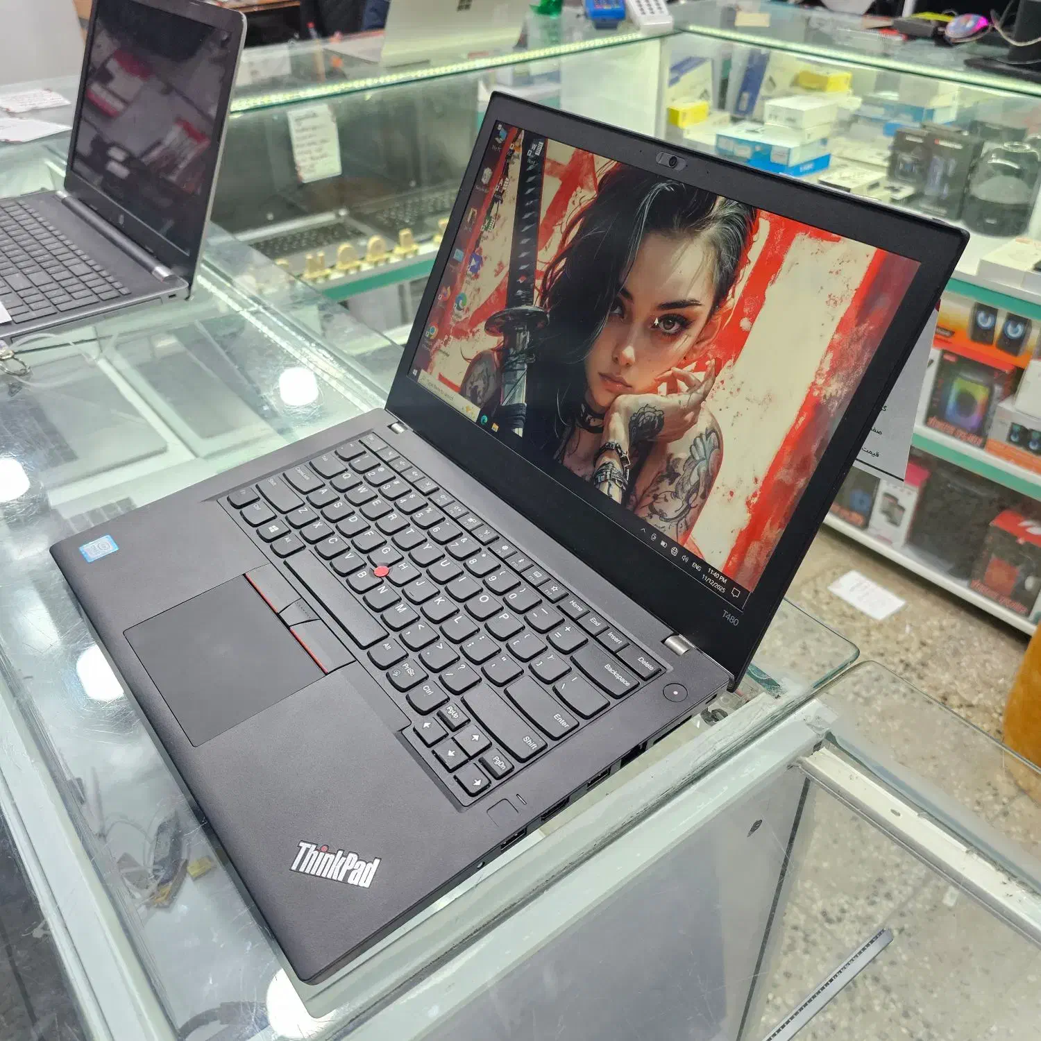 لپتاپ LENOVO صفحه لمسی نسل ۸ رم ۱۶ هارد ۵۱۲|رایانه همراه|یاسوج, |دیوار