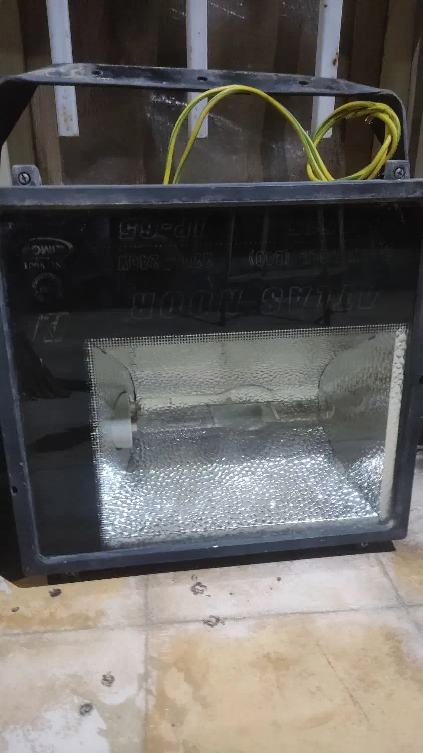 پرژکتور ۴۰۰ وات و۲۵۰ وات پر نور|لامپ و چراغ|شیراز, پودنک|دیوار