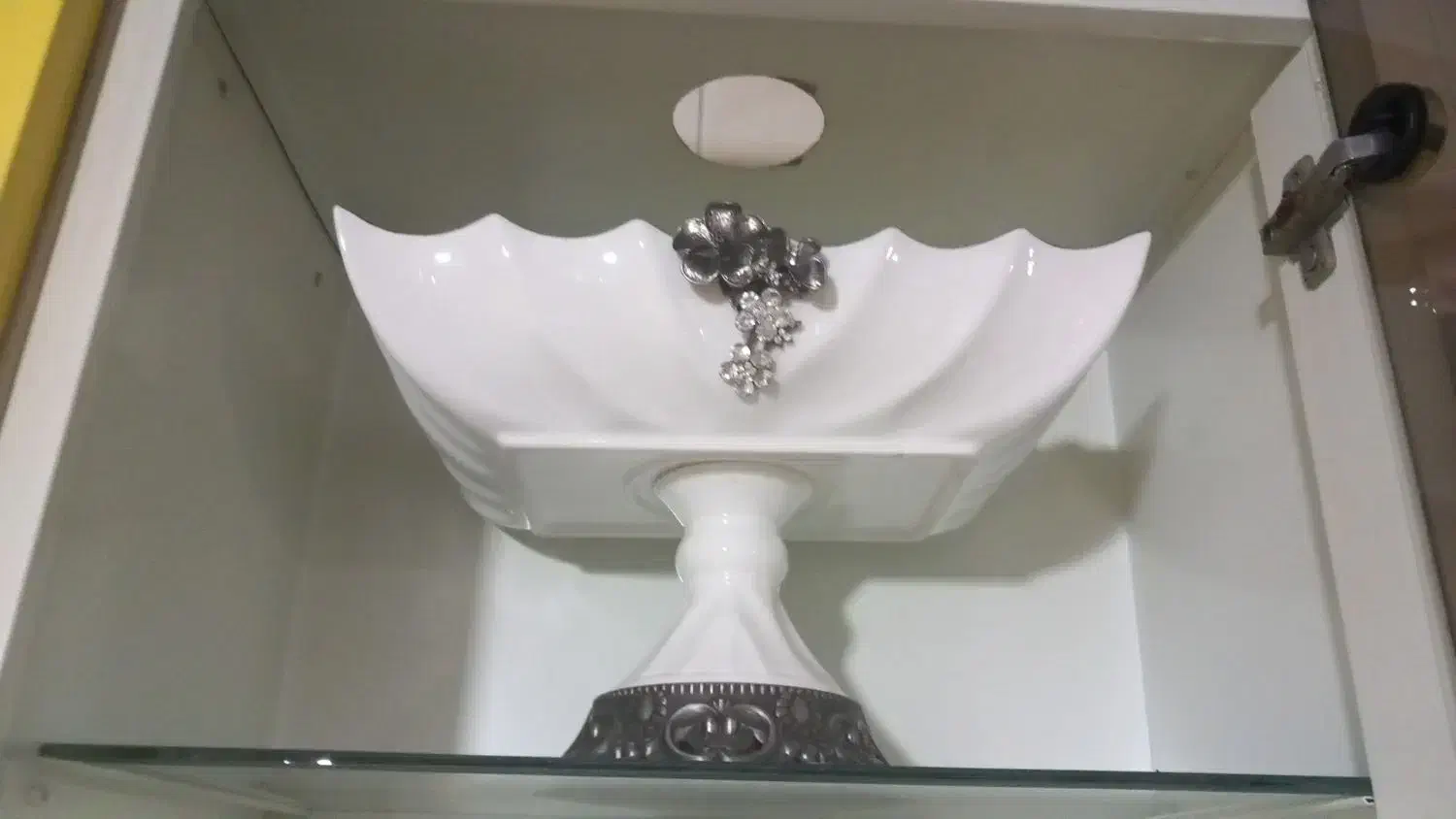 تعدادی لوازم منزل به فروش میرسد|بوفه، ویترین، کنسول|نوشهر, |دیوار