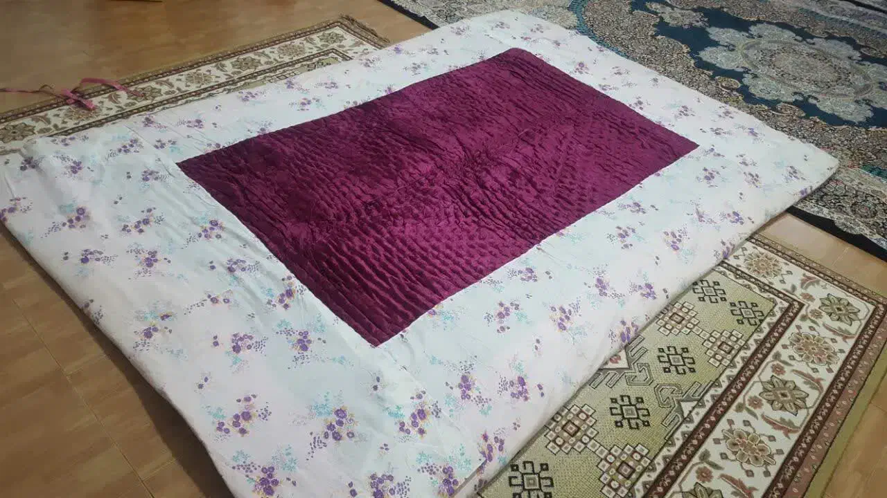 لحاف کرسی مخمل وساتن.پنبه ای قدیمی|رختخواب، بالش، پتو|اصفهان, باتون|دیوار