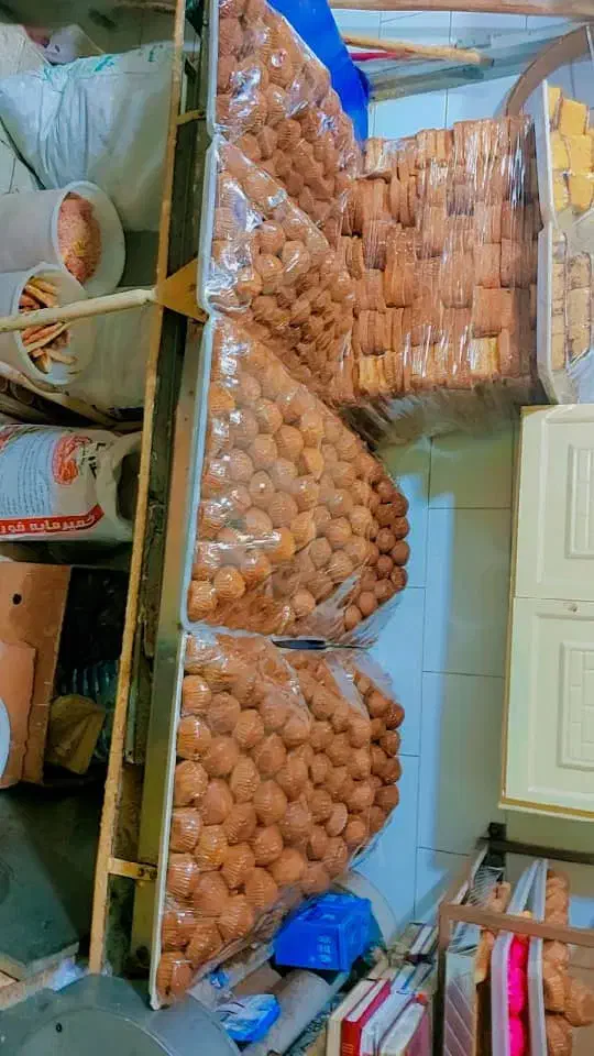 نیازمند نیروی کار مرد درکارگاه شیرینی پزی هستیم|استخدام خدمات فروشگاه و رستوران|برازجان, |دیوار