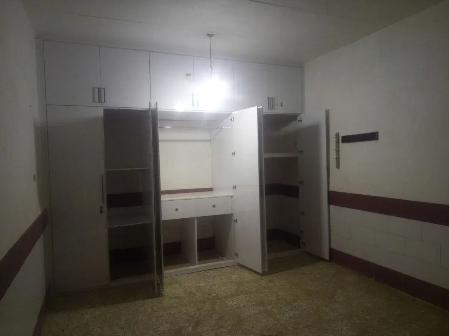 طراحی ساخت و نصب انواع کابینت کمد دیواری جاکفشی|خدمات پیشه و مهارت|بندر ماهشهر, |دیوار