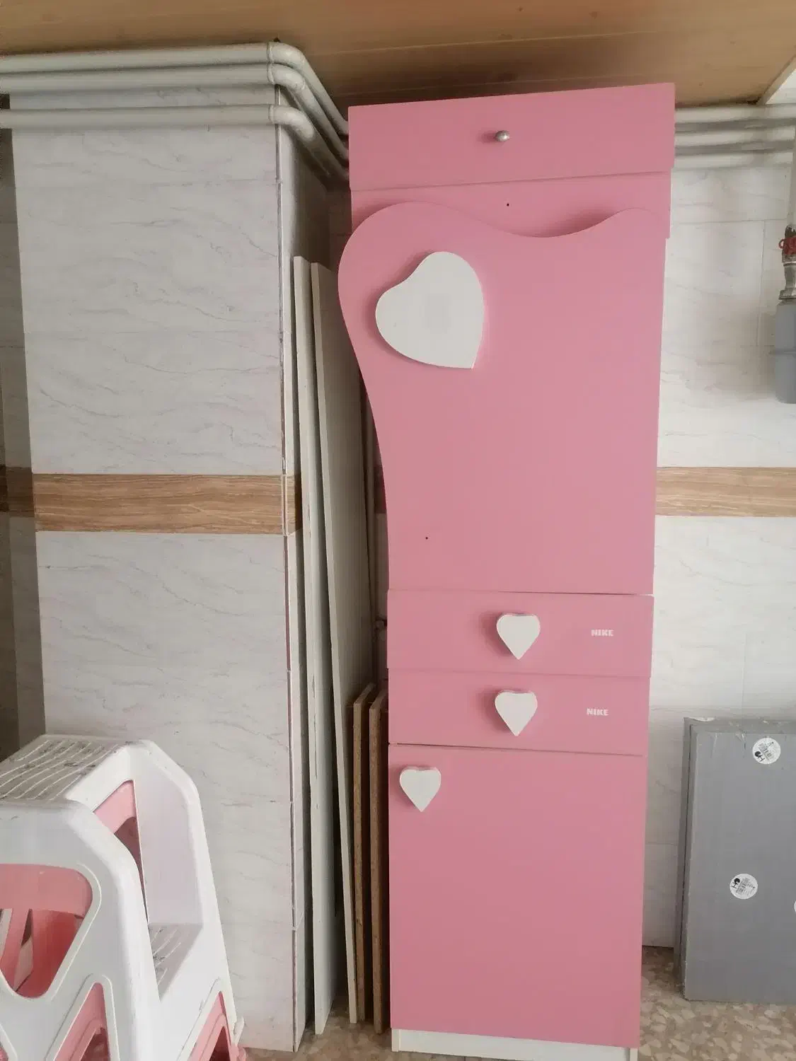 سرویس خواب|تخت و سرویس خواب|ساری, |دیوار