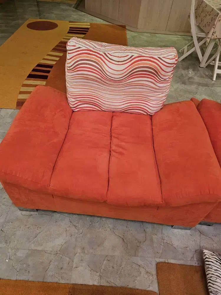 مبلمان راحتی ۶ نفره+فرش ماشینی|مبلمان خانگی و میز عسلی|کیش, |دیوار