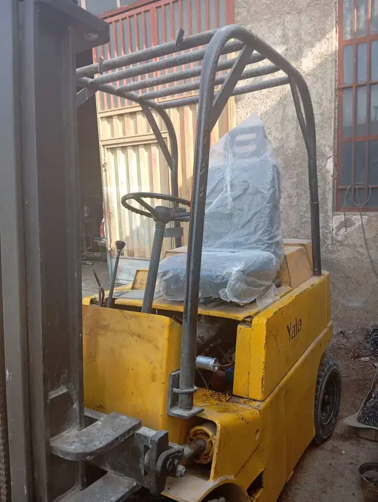 لیفتراک ۲.۵ تن امریکای|خودرو سنگین|اصفهان, باغ نگاره|دیوار