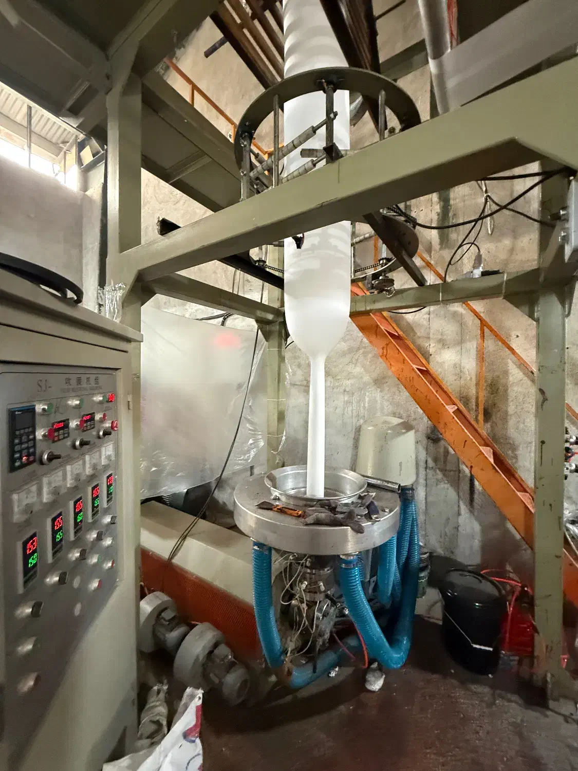 سفره یکبار مصرف|ظروف نگهدارنده، پلاستیکی، یک‌بارمصرف|کهریزک, |دیوار