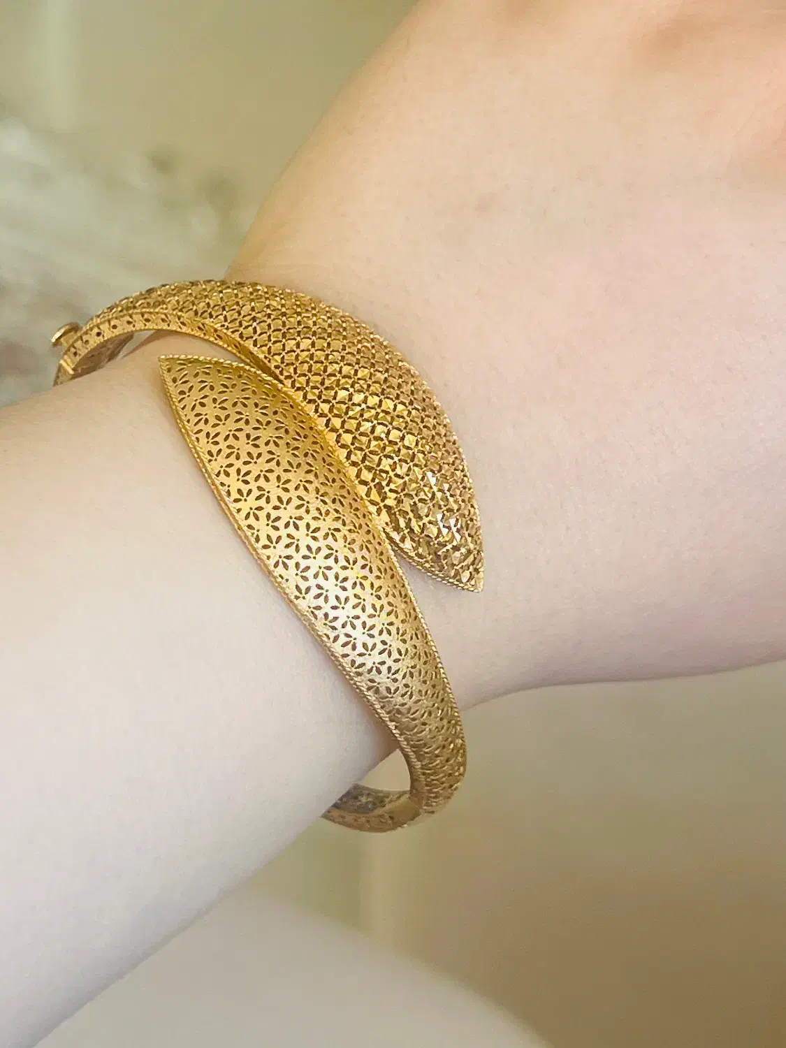 دستبند طلا|جواهرات|یاسوج, |دیوار